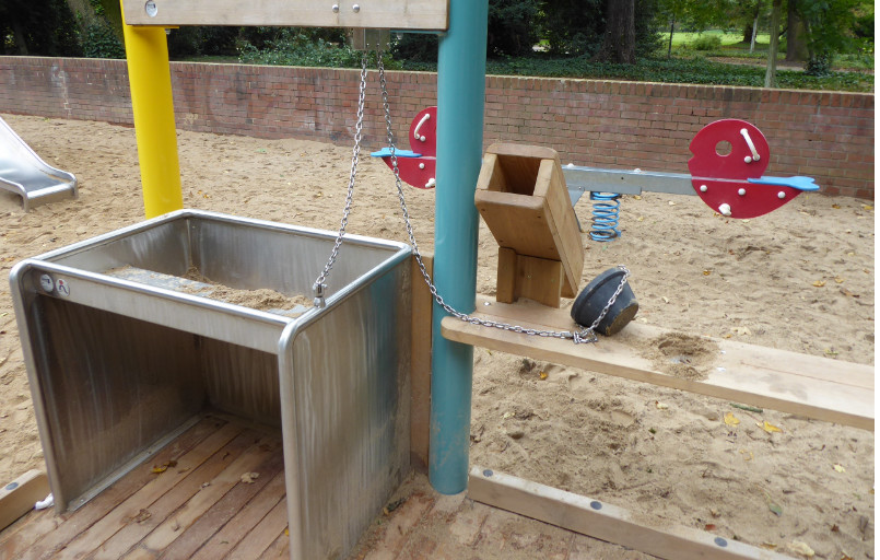 Emsland Spiel und Freizeitgeraete barrierefrei inklusic FiNiFuchs